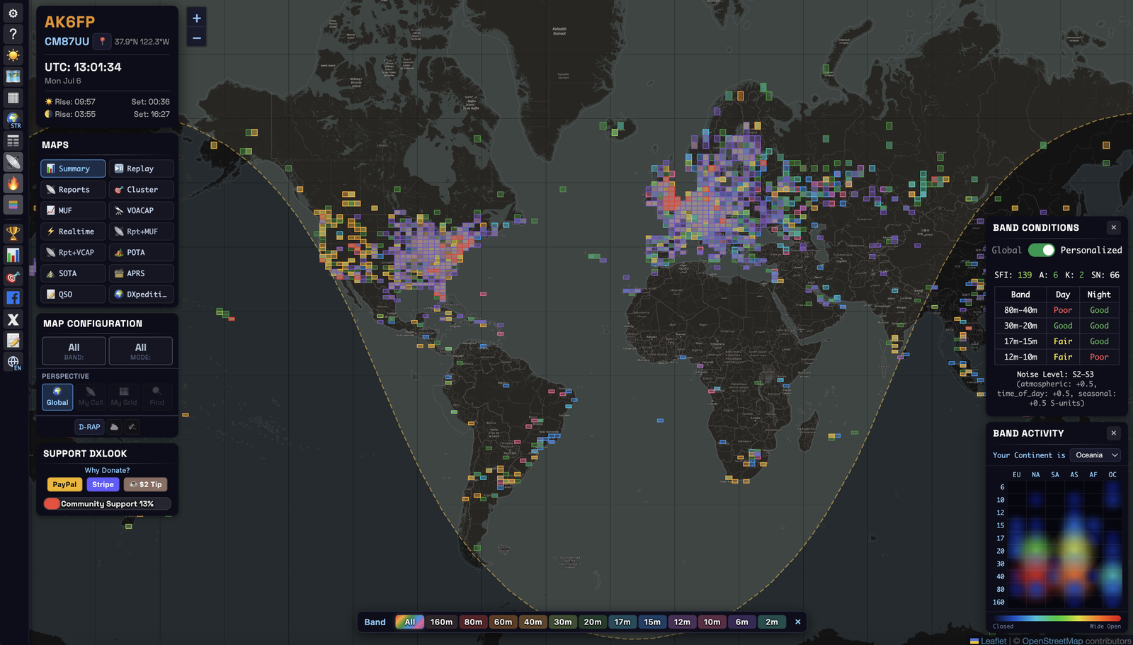 DXLook live propagation map showing worldwide amateur-radio activity and band conditions